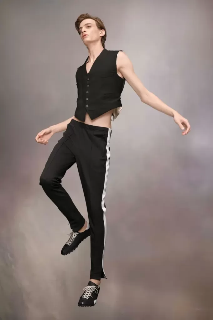 Anonymity of the lining waistcoat Anonymity of the lining waistcoat