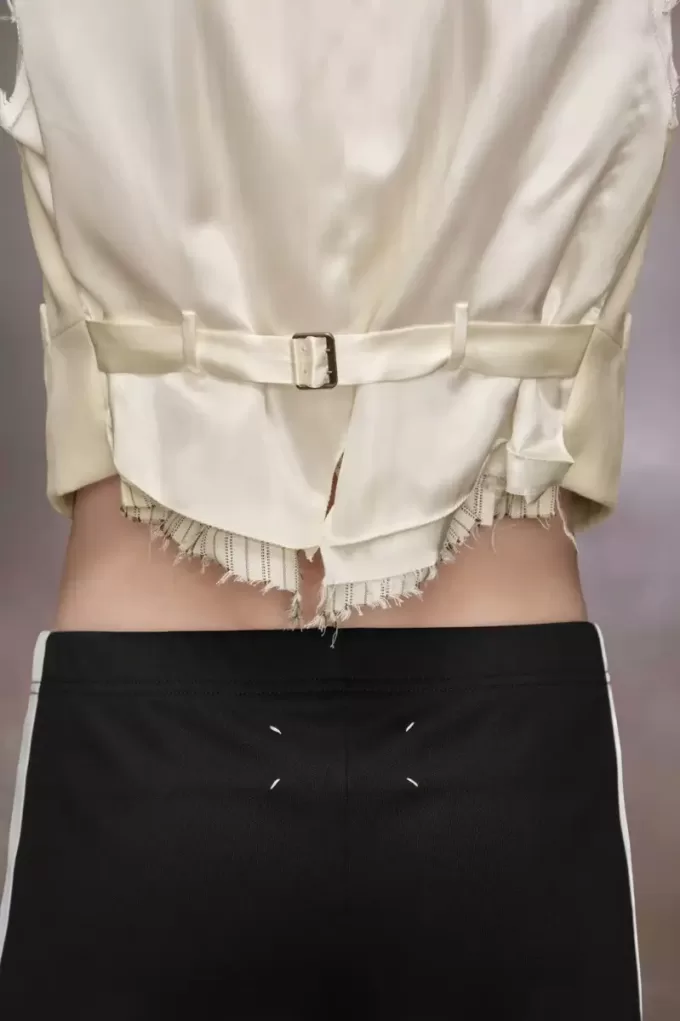 Anonymity of the lining waistcoat Anonymity of the lining waistcoat