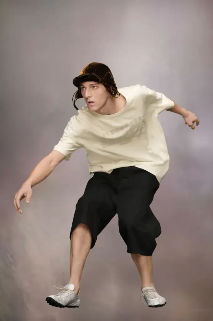 Embroidered logo T-shirt Embroidered logo T-shirt