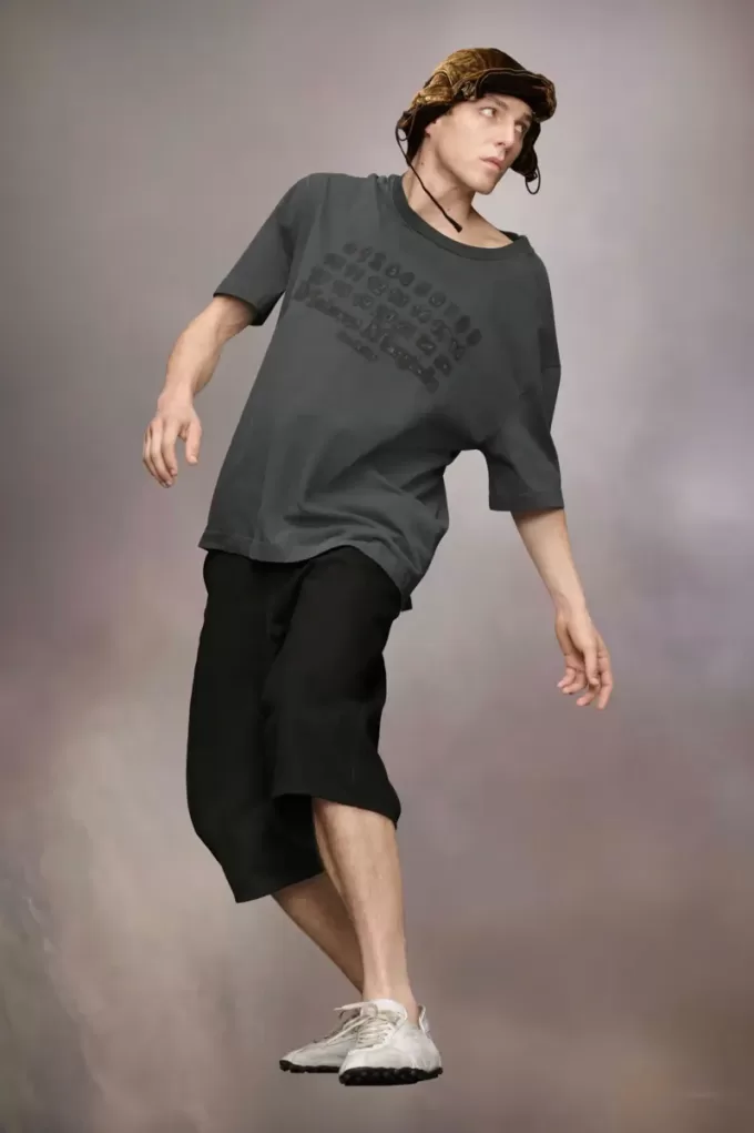 Embroidered logo T-shirt Embroidered logo T-shirt