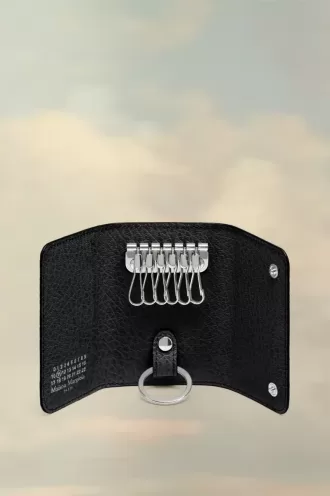 Four stitches key holder