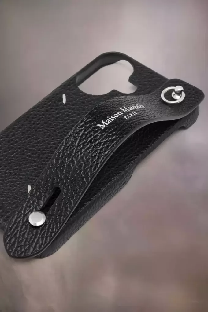 Four stitches phone cover Four stitches phone cover