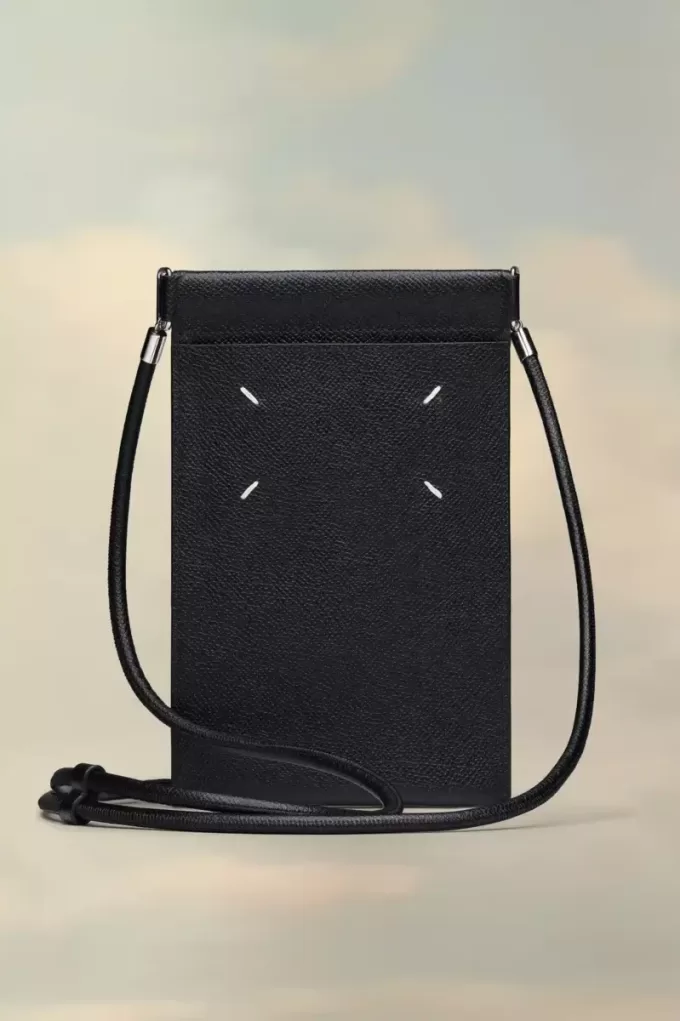 Four stitches phone holder Four stitches phone holder