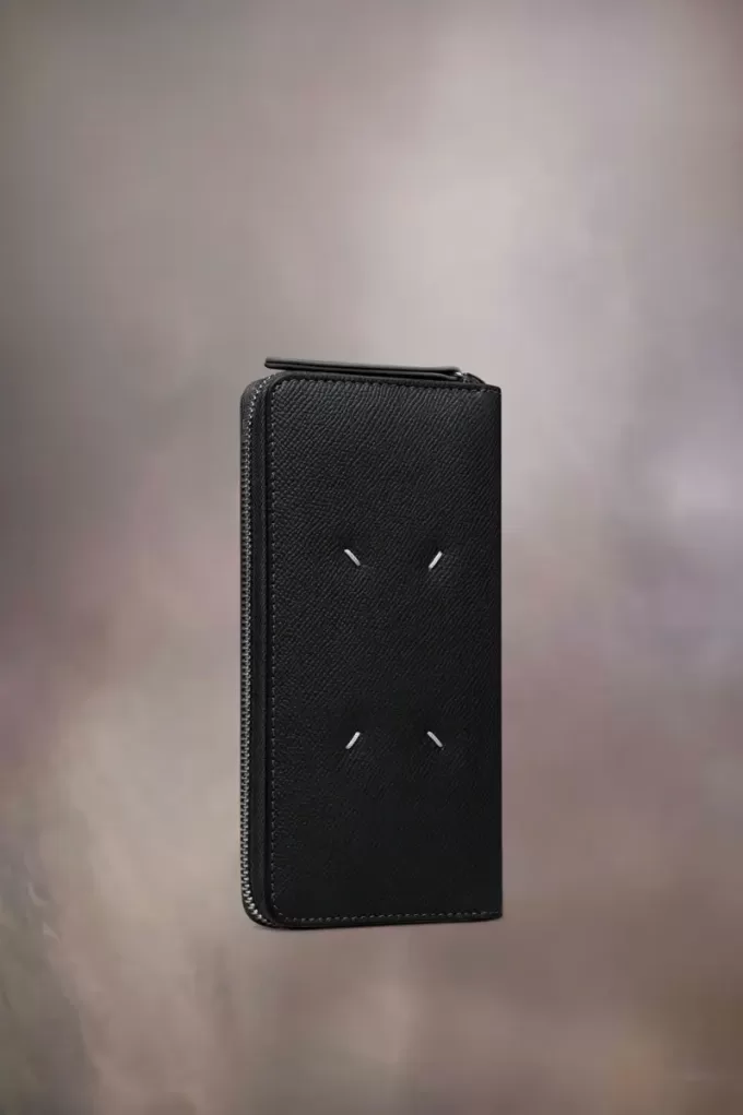 Four stitches zip-around wallet Four stitches zip-around wallet