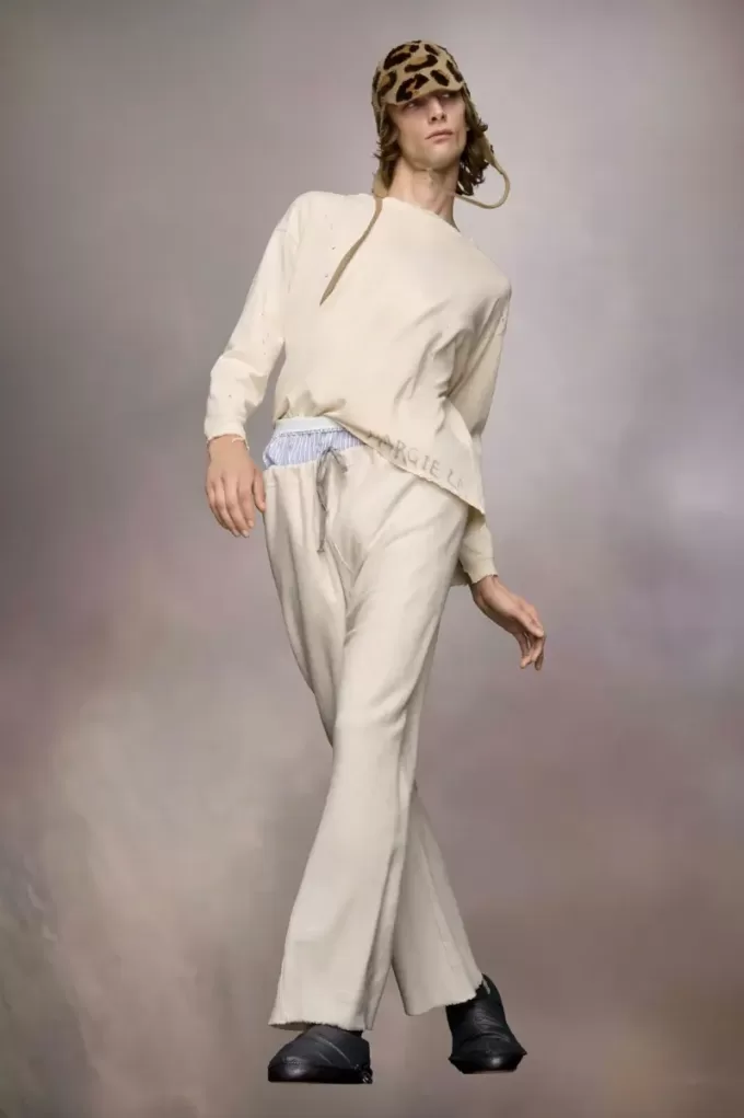 Handwritten logo top