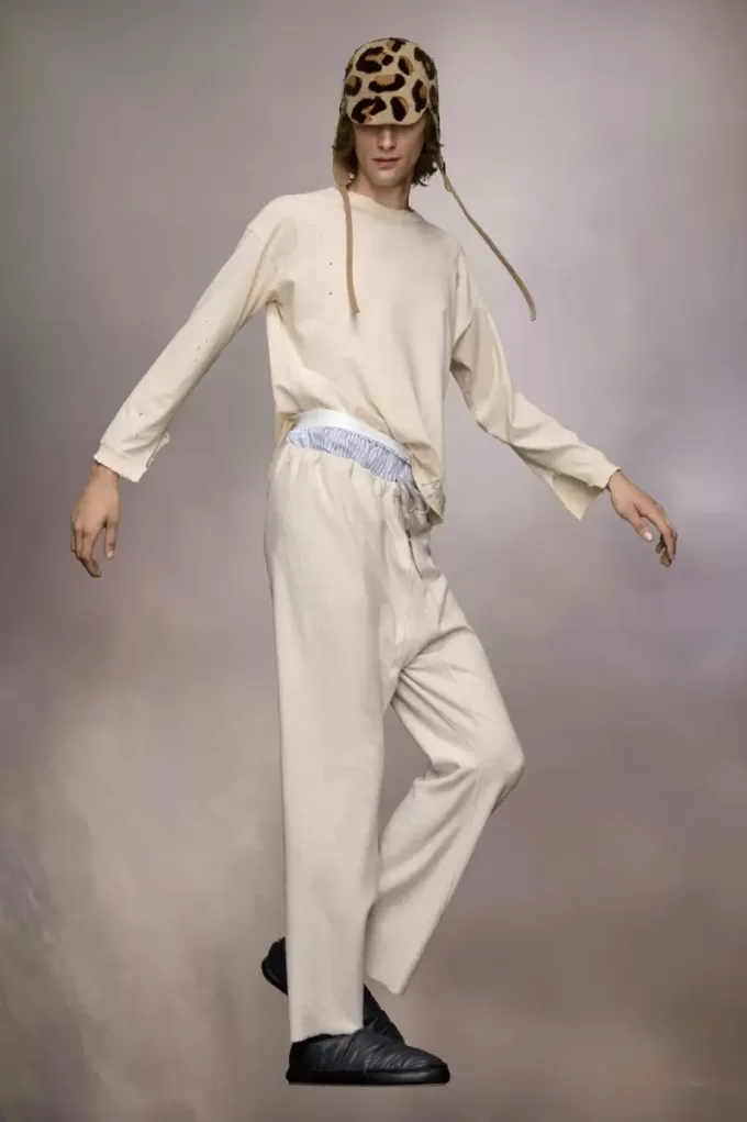 Handwritten logo top