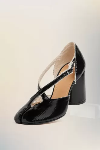 Maison Margiela Tabi d茅collet茅 Maison Margiela Tabi d茅collet茅