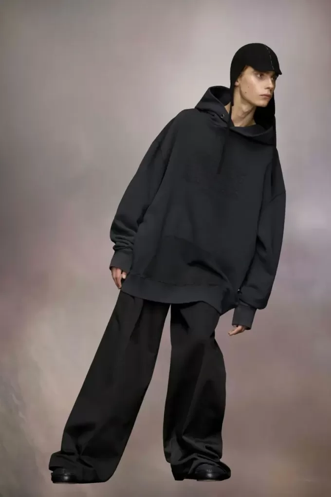 Reverse logo hooded sweatshirt Reverse logo hooded sweatshirt