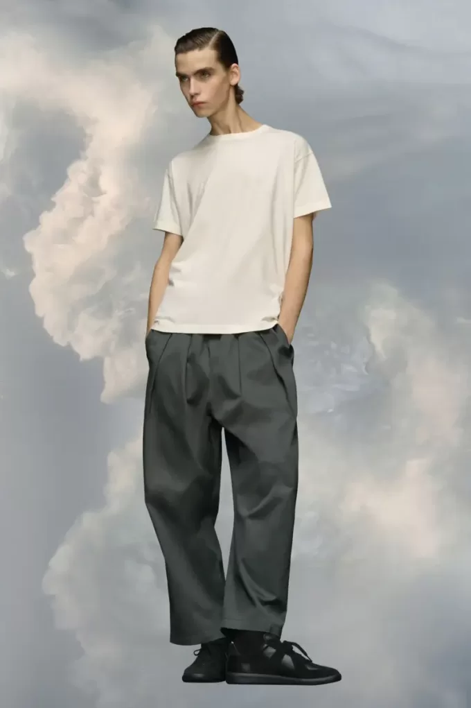 Reverse logo T-shirt Reverse logo T-shirt