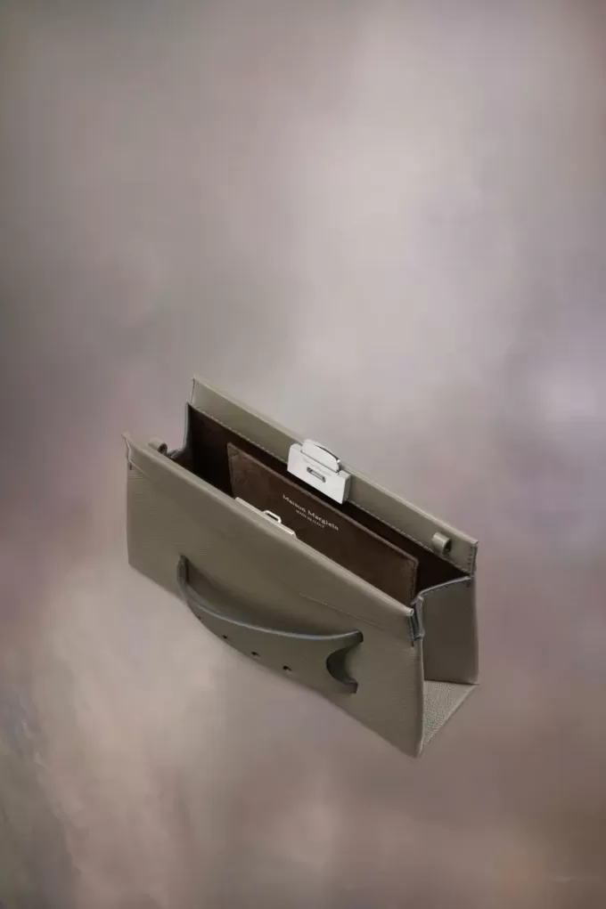 Snatched shoulder clutch bag small Snatched shoulder clutch bag small