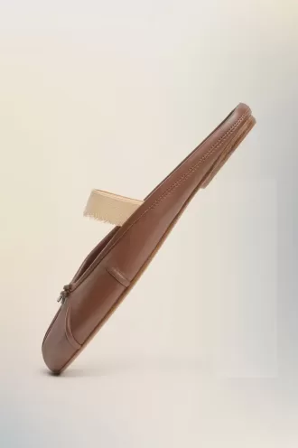 Tabi elastic band mule