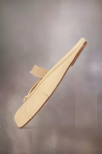 Tabi elastic band mule